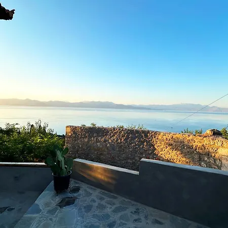 Fteri Stone House In Platanos, Akrata * Plátanos