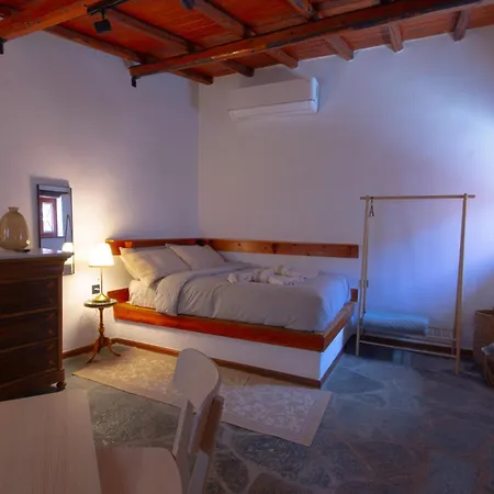 Апартаменты Fteri Stone House In Platanos, Akrata *