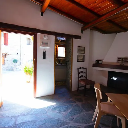 Fteri Stone House In Platanos, Akrata