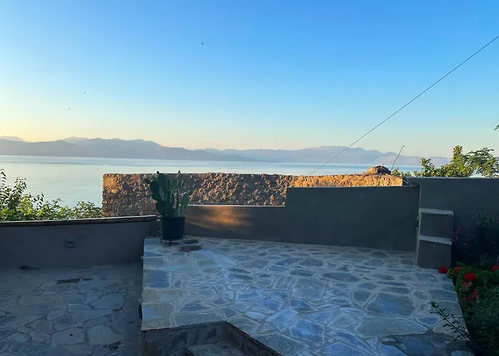 Fteri Stone House In Platanos, Akrata شقة *