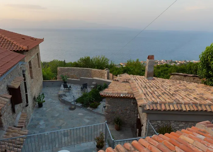 Fteri Stone House In Platanos, Akrata