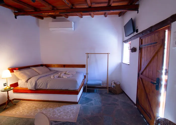 Fteri Stone House In Platanos, Akrata