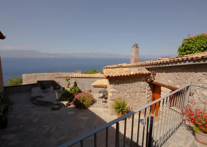 Fteri Stone House In Platanos, Akrata شقة Plátanos